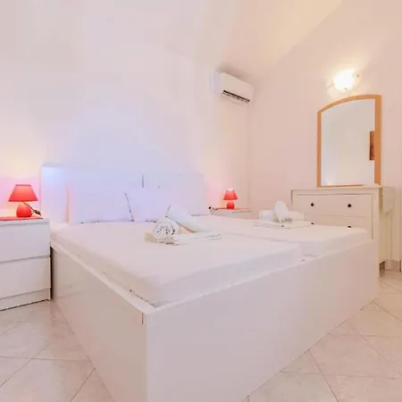 Apartamento Lumbarda Resort Apartments