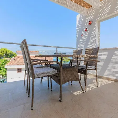 Lumbarda Resort Apartments